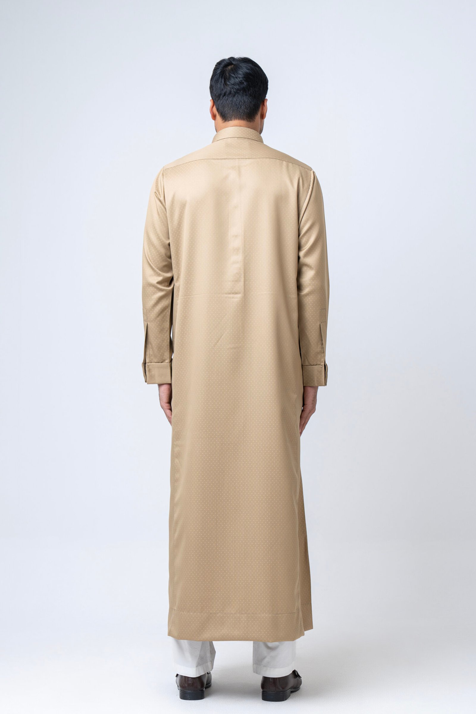 Premium Suiting Thobe / Jubba - Image 4