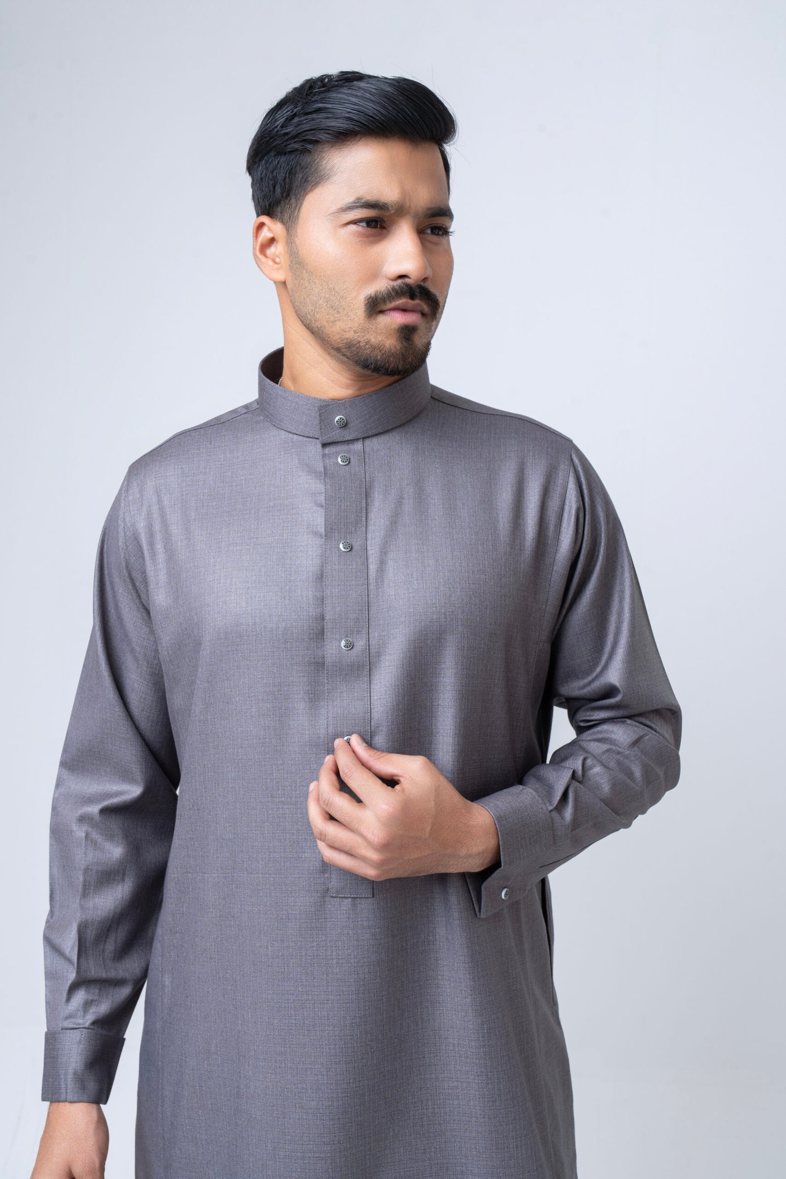Premium Suiting Thobe / Jubba - Image 4